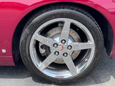 Used 2007 Chevrolet Corvette Convertible w/ Preferred Equipment Group RWD image 30
