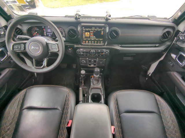 Used 2023 Jeep Gladiator Overland AWD/4WD image 16