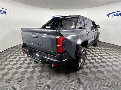 Used 2024 Toyota Tacoma Trailhunter AWD/4WD image 9