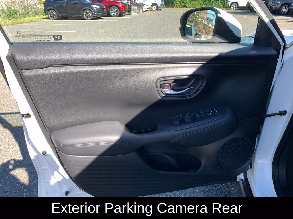 Used 2025 Honda HR-V LX image 11