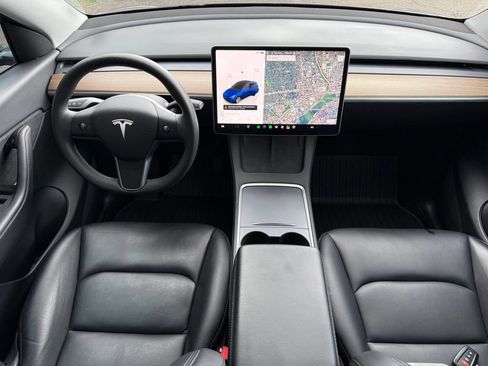 Used 2022 Tesla Model Y Long Range AWD/4WD image 18