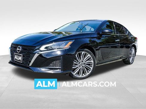 Used 2023 Nissan Altima 2.5 SL image 1