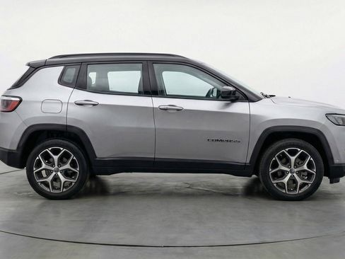 Used 2025 Jeep Compass Limited AWD/4WD image 11