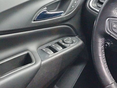 Used 2019 Chevrolet Equinox LT image 22