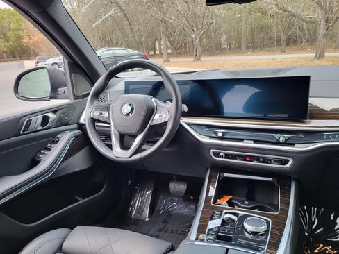 Used 2025 BMW X5 xDrive40i image 17