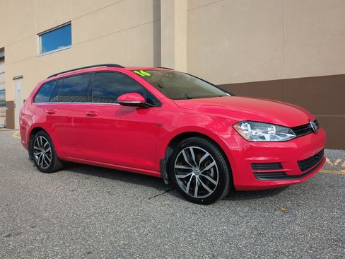 Used 2016 Volkswagen Golf Limited Edition image 2