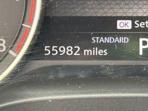 Used 2024 Nissan Rogue SV FWD image 27