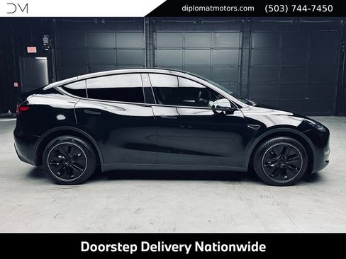 Used 2023 Tesla Model Y Long Range AWD/4WD image 8