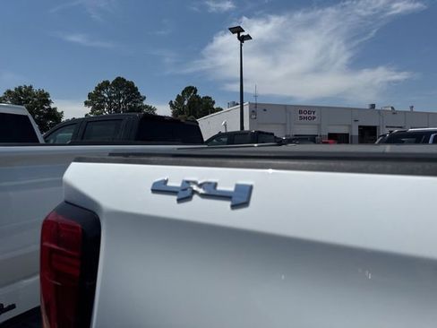 Used 2020 GMC Sierra 1500 SLT w/ SLT Premium Plus Package AWD/4WD image 11
