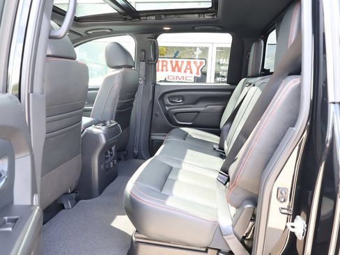 Used 2021 Nissan Titan PRO-4X w/ Pro-4x Convenience Package AWD/4WD image 29