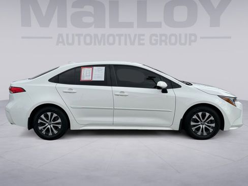 Certified 2022 Toyota Corolla LE image 6