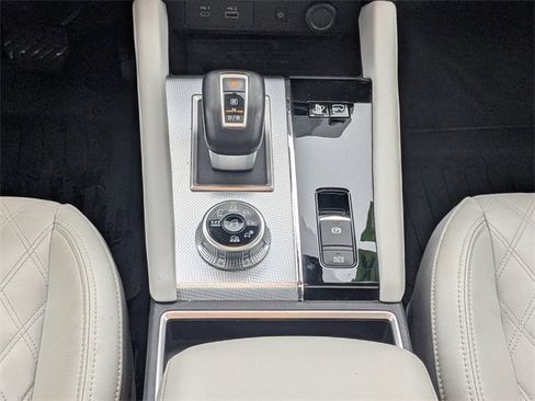 Used 2023 Mitsubishi Outlander 4WD Plug-In Hybrid image 20