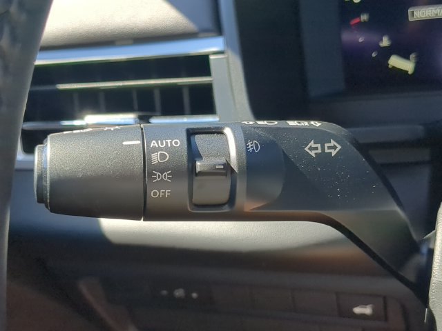 Used 2025 Mitsubishi Outlander SE FWD image 32