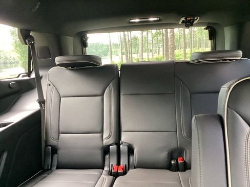 New 2026 GMC Yukon Elevation w/ LPO, Elevation Black Package RWD image 17