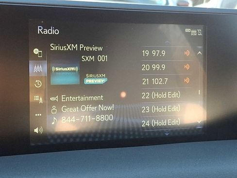 Used 2022 Lexus UX 200 image 11