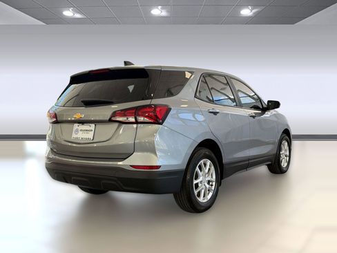 Used 2024 Chevrolet Equinox LS FWD image 9