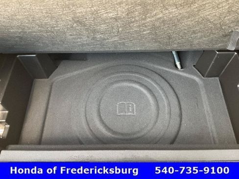 Used 2021 Chevrolet Equinox LS w/ LS Convenience Package FWD image 21