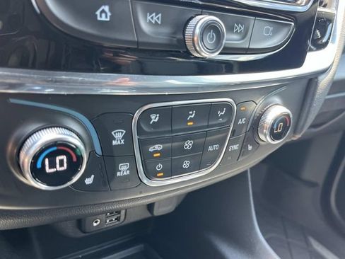 Used 2023 Chevrolet Traverse RS w/ LPO, Floor Liner Package FWD image 36