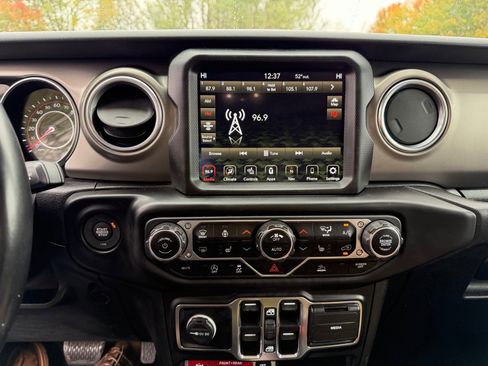 Used 2021 Jeep Gladiator Rubicon image 14