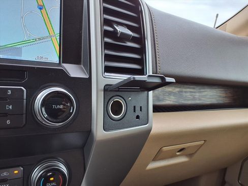 Used 2019 Ford F150 Lariat w/ Equipment Group 502A Luxury image 32