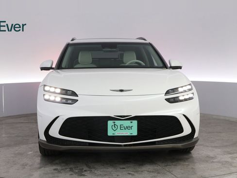 Used 2023 Genesis GV60 Advanced image 12