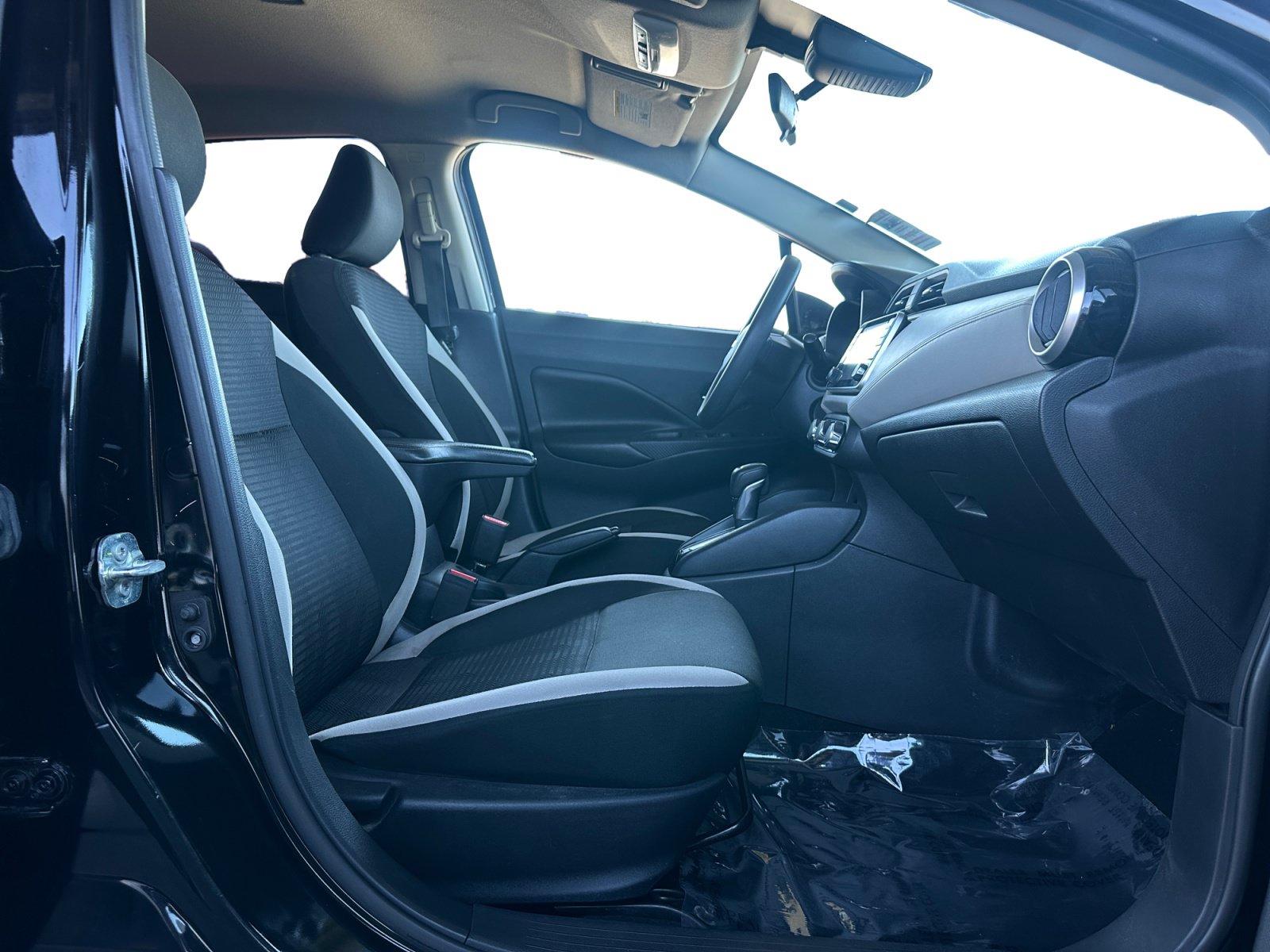 Used 2020 Nissan Versa SV FWD image 15
