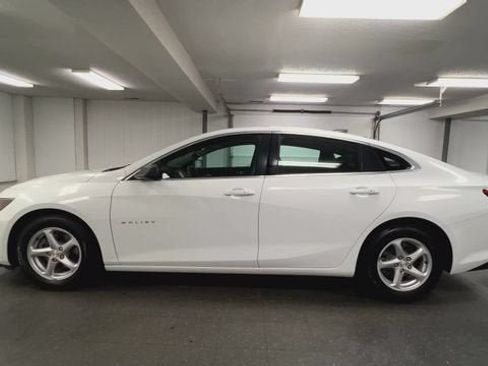 Certified 2017 Chevrolet Malibu LS FWD image 5