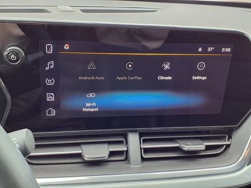 Used 2024 Chevrolet Trax LT w/ LT Convenience Package image 10