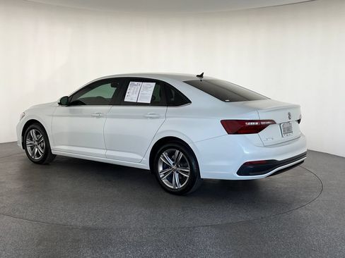 Used 2022 Volkswagen Jetta SE FWD image 7