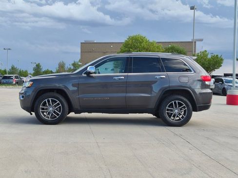 Used 2018 Jeep Grand Cherokee Limited AWD/4WD image 9