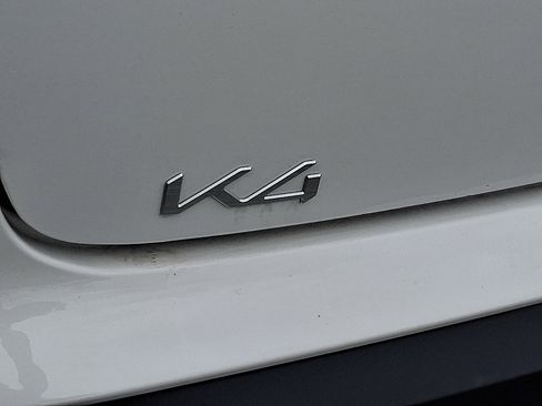 New 2025 Kia K4 LXS image 7