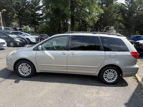Used 2008 Toyota Sienna FWD image 3