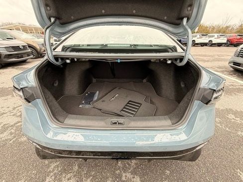 New 2026 Nissan Sentra SR w/ SR Premium Package FWD image 16
