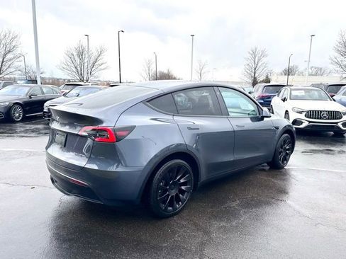 Used 2023 Tesla Model Y Long Range image 8