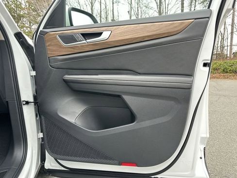 New 2026 Volkswagen Atlas SE image 32