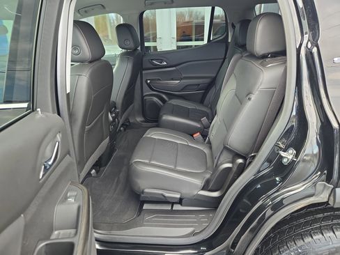 Certified 2023 GMC Acadia SLT w/ Preferred Package AWD/4WD image 11