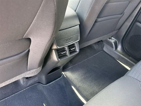 Used 2025 Chevrolet Equinox LT FWD image 19