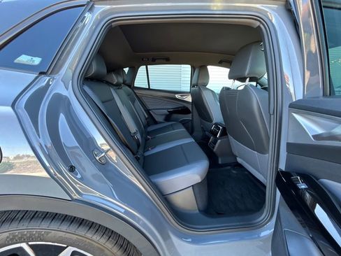 Used 2023 Volkswagen ID.4 S image 43
