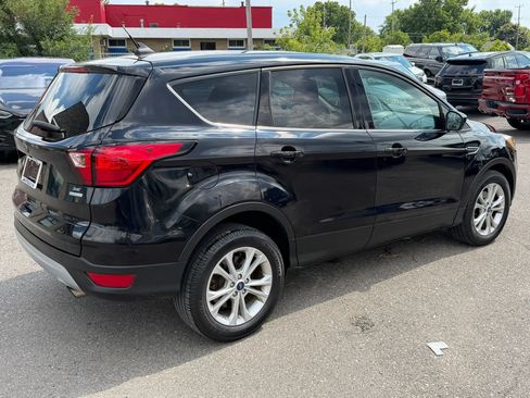 Used 2019 Ford Escape SE FWD image 5