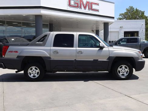 Used 2003 Chevrolet Avalanche 4x4 image 7