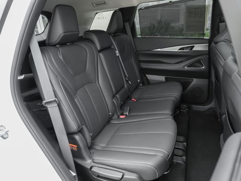 Certified 2026 INFINITI QX60 Luxe w/ Cargo Package FWD image 36