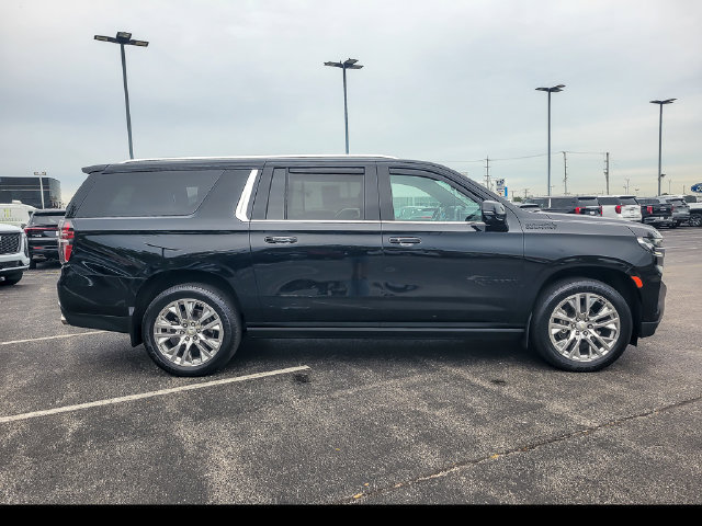 Used 2021 Chevrolet Suburban High Country w/ Premium Package AWD/4WD image 13