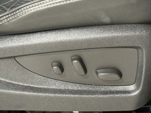 Used 2015 GMC Yukon Denali w/ Premium Package image 25