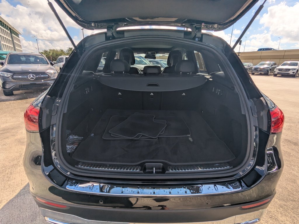 Used 2023 Mercedes-Benz GLC 300 4MATIC image 25