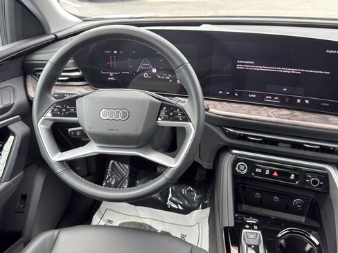 Used 2025 Audi Q5 Premium w/ Convenience Package AWD/4WD image 27