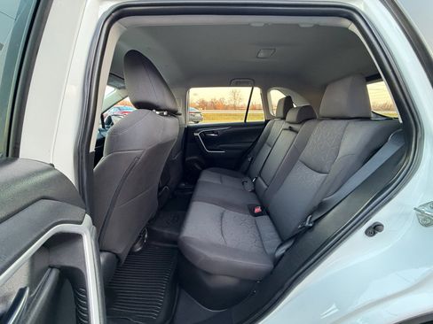 Used 2022 Toyota RAV4 XLE image 18