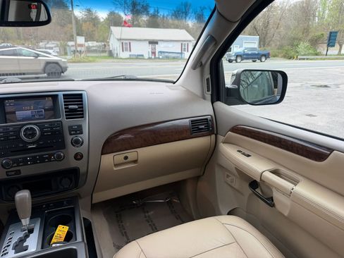 Used 2013 Nissan Armada SL AWD/4WD image 32