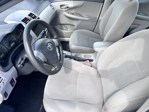 Used 2012 Toyota Corolla LE FWD image 5