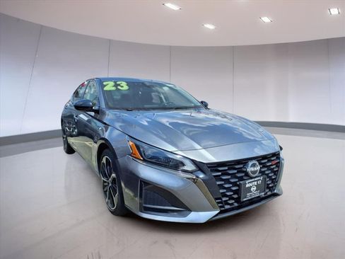Used 2023 Nissan Altima 2.5 SR image 1