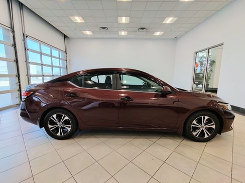Used 2021 Nissan Sentra SV FWD image 2